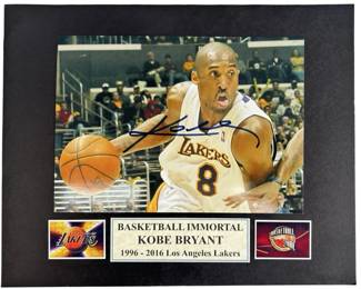 Kobe Bryant Signed Lakers Photo w/ COA