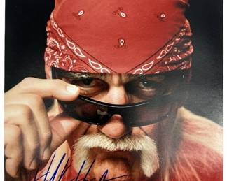 Hulk Hogan Signed Wrestling Photo w/ COA