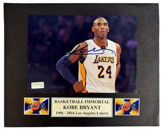 Kobe Bryant Signed Lakers Photo w/ COA