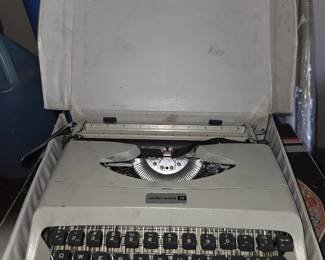 Rarity Underwood 18 Portable Typewriter.