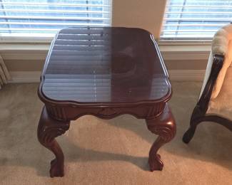 Wooden sofa table with detail wood work.
