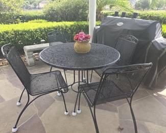 Wrought 4 piece small dining Set.