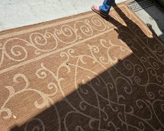 Outdoor rug