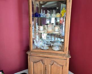 Display curio cabinet