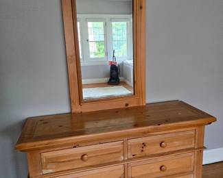 Pine dresser