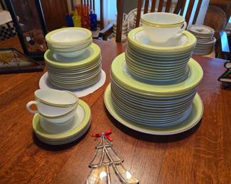 Pyrex lime green milkglass