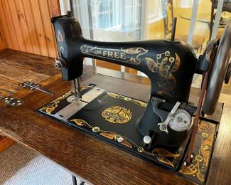 Vintage Singer Sewing Machine