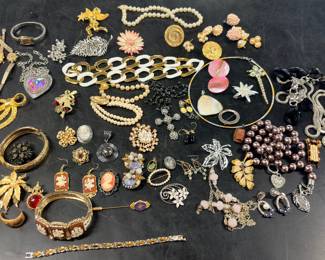 Big collection of costume jewelry