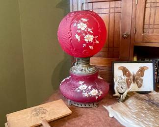 ANTIQUE RED HAND PAINTED GONE WITH THE WIND LAMP