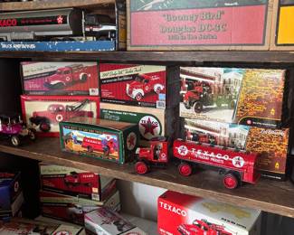 TEXACO DIECAST TOY TRUCK COLLECTION, TEXACO STAR TRANSPORTER DIECAST 18 WHEELER TRUCK