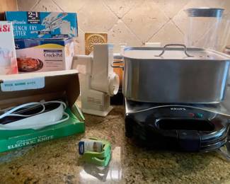 SMALL KITCHEN APPLIANCES