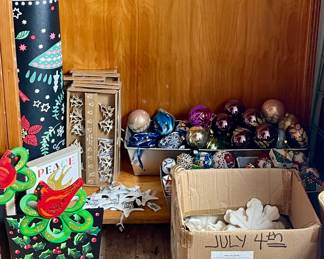 CHRISTMAS DECOR