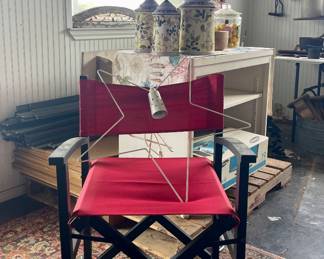 FOLDING DIRECTORS CHAIR