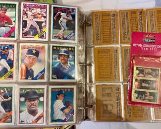 VINTAGE BASEBALL CARDS