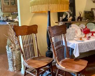 VINTAGE WOOD CHAIRS, FLOOR LAMP