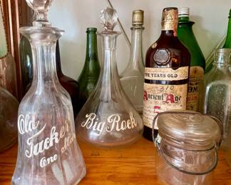 VINTAGE OLD TUCKER ONE STAR DECANTER, VINTAGE BIG ROCK DECANTER