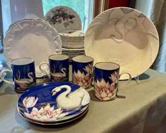 FITZ & FLOYD “SWAN LAKE” SNACK PLATES AND CUPS, FITZ & FLOYD CRANE BOWL