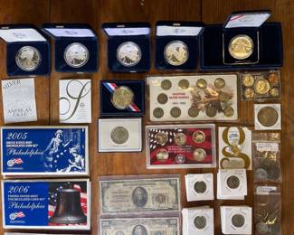 COLLECTIBLE SILVER COINS AND OLD PAPER MONEY, AMERICAN EAGLES, MINT SETS, WARTIME SILVER NICKEL SET