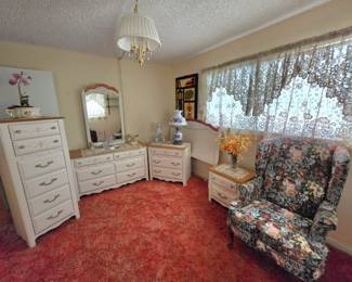 5-pc Broyhill "Sunnybrook" queen bed set with frame, Vintage floral wingback chair & other decor