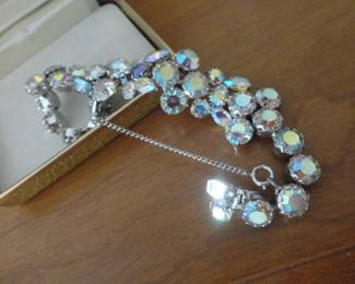  Vintage Weiss Bracelet