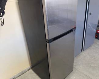 Lot #39- Avanti Stainless-Look Top-Freezer Refrigerator 24-Inch Wide