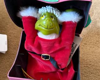 Rare 2000 Grinch Music Box