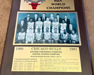 VTG 1991 Wooden Chicago Bulls Plaque