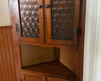 Nice VTG Corner Cabinet