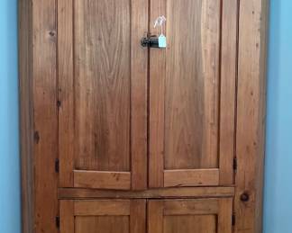 Corner cupboard in mint condition