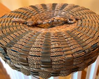 Woven sewing box