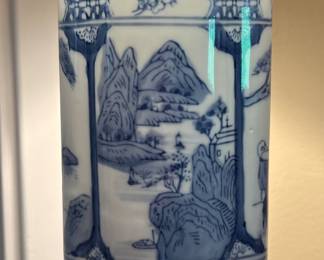 Blue and white oriental motif lamp