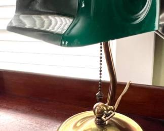 Desk lamp