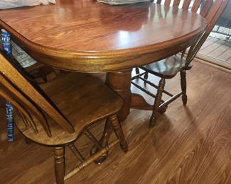 Oak dining table and 6 chairs