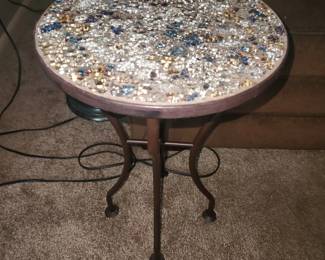 Accent table