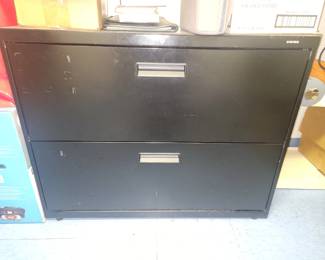 Lateral filing cabinet