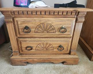 Qty 2 nightstands