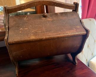 Vintage Wooden Sewing Box / Sewing Caddy