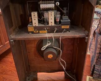 1930’s Stromberg-Carlson Art Deco console tube radio