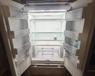 Very clean (inside-works great)
