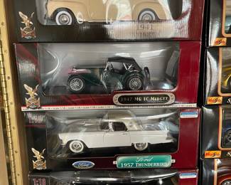 Maisto Special Edition 1:18 Scale Die-Cast Model Cars - Assorted Makes and Models