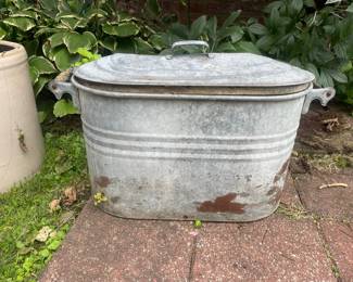 Vintage Galvanized Metal Wash Tub with Lid
