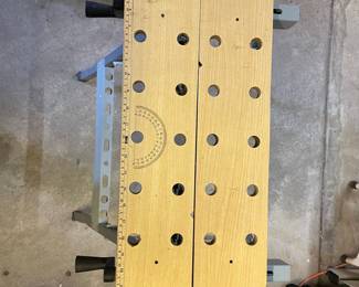 Folding Clamping Workbench with Movable Pegs