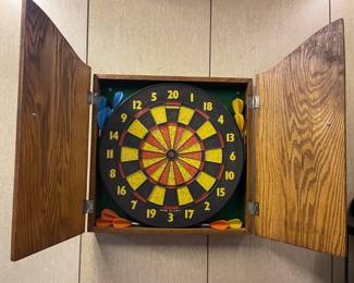 Vintage Wooden Dartboard Cabinet with King's Head Pub Game Set
