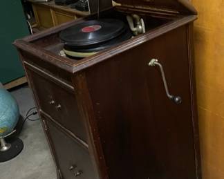 Columbia Grafonola Floor Model Phonograph