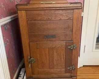Oak Ice Box
