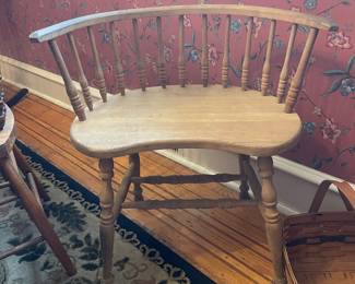 Vintage Windsor Style Low-Back Bench
