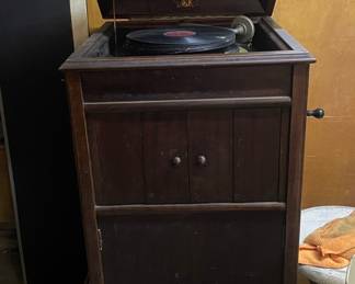 Columbia Grafonola Floor Model Phonograph