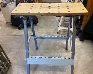 Folding Clamping Workbench with Movable Pegs