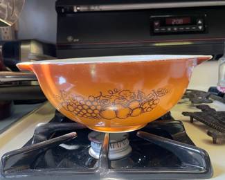 Pyrex Old Orchard Cinderella Casserole Bowl