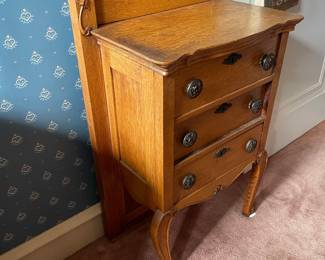 Vintage Oak Serpentine Front Chest of Drawers with Splashback